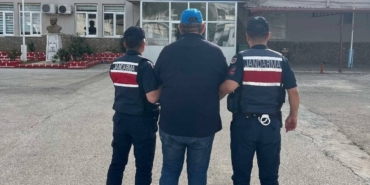 Dolandırıcılık suçundan aranan şahıs Nazilli’de yakalandı 46 Dolandırıcılık suçundan aranan şahıs Nazilli’de yakalandı