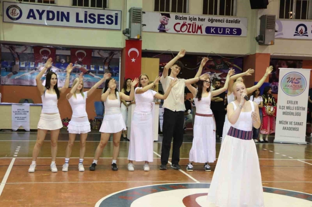 efelerde uluslararasi halk danslari festivali gerceklestirildi 36bf598bbd0c
