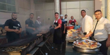 Ege’de düğün sezonu başladı, köfte yoğurmak meslek oldu