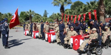 Engelli bireyler temsili askerlikle üniforma giyerek yemin etme gururunu yaşadı 8 Engelli bireyler temsili askerlikle üniforma giyerek yemin etme gururunu yaşadı