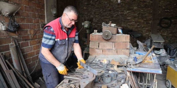 Fabrikasyon imalatlar iş görmeyince, İbrahim Usta zamanla yarışıyor