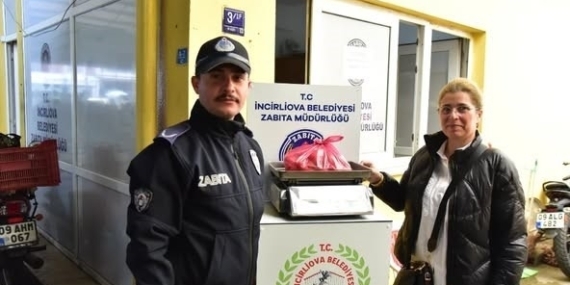 İncirliova Belediyesi’nin pazarlarda tartı denetimi sürüyor
