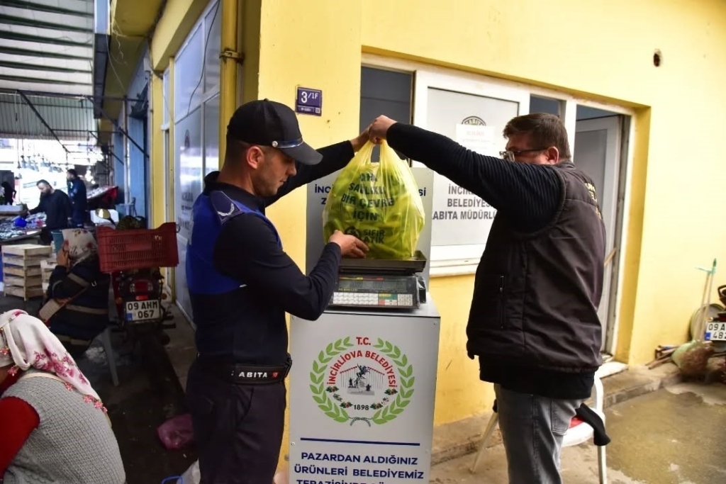 İncirliova Belediyesi’nin pazarlarda tartı denetimi sürüyor 2 incirliova belediyesinin pazarlarda tarti denetimi suruyor cf6a145df968