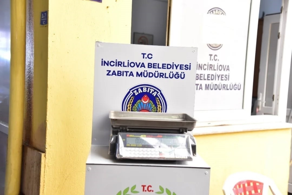 İncirliova Belediyesi’nin pazarlarda tartı denetimi sürüyor 4 incirliova belediyesinin pazarlarda tarti denetimi suruyor f8eb4f3f4af8