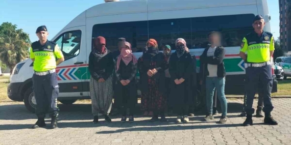 İzin belgesi bulunmayan 12 düzensiz göçmen yakalandı
