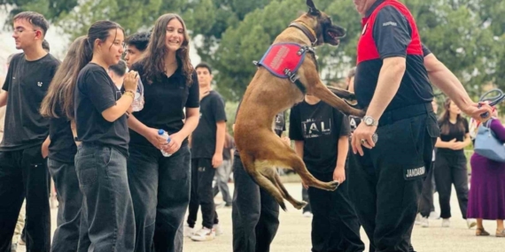 Jandarmadan lise öğrencilerine tanıtım