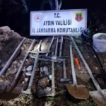 Kaçak kazı yaparken suçüstü yakalandılar 2 Kaçak kazı yaparken suçüstü yakalandılar