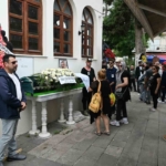 Kansere yenik düşen şarkıcı Şimal, Kuşadası’nda son yolculuğuna uğurlandı 5 Kansere yenik düşen şarkıcı Şimal, Kuşadası’nda son yolculuğuna uğurlandı