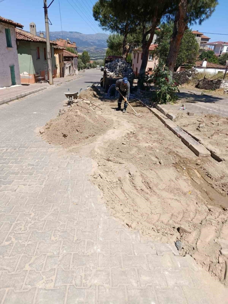 karacasunun yollari yenileniyor b9a812a61b6e