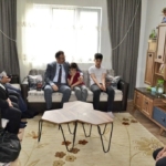 Kaymakam Ateş, şehit ailesi ile görüştü 3 Kaymakam Ateş, şehit ailesi ile görüştü