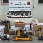 Kendi sardıkları tütünleri piyasaya süren 2 kişi yakalandı 1 Kendi sardıkları tütünleri piyasaya süren 2 kişi yakalandı