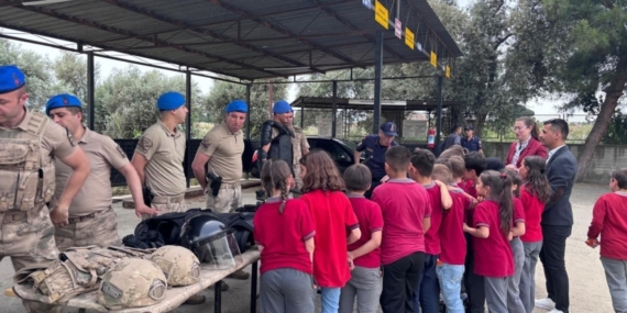 Köşklü öğrenciler jandarmayı tanıdı