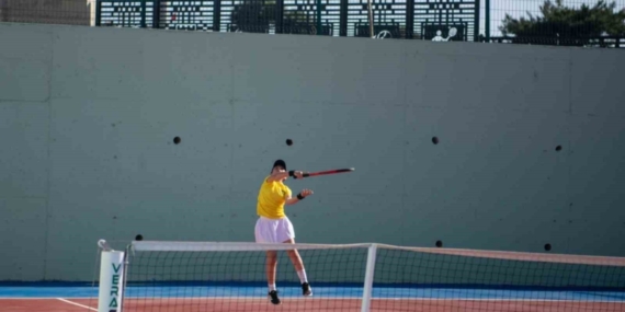 Kuşadası Tenis Kulübü’nde 19 Mayıs turnuvası heyecanı yaşandı