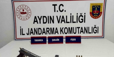 Kuşadası ve Söke’de ruhsatsız av tüfeği ve tabanca ele geçirildi 8 Kuşadası ve Söke’de ruhsatsız av tüfeği ve tabanca ele geçirildi