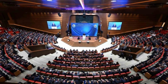 KUTO Başkanı Akdoğan’a ödülü Cumhurbaşkanı Erdoğan tarafından takdim edildi