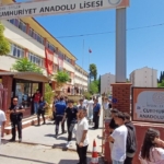 Lise önünde öğretmen ve kurye kavgası 7 Lise önünde öğretmen ve kurye kavgası