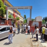 Lise önünde öğretmen ve kurye kavgası 5 Lise önünde öğretmen ve kurye kavgası