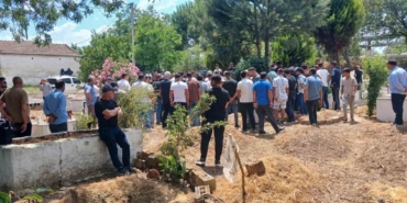 Minik Enes toprağa verildi
