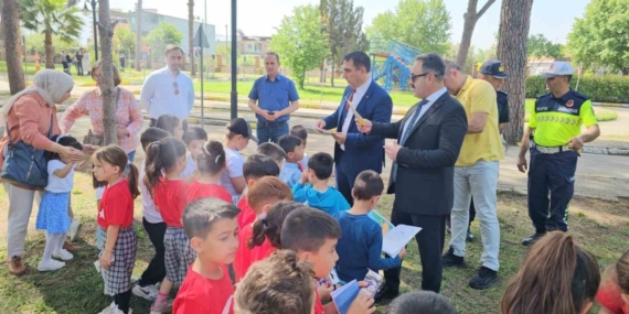 Nazilli’de minikler trafik kurallarını uzmanlarından öğrendi