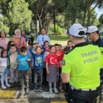 Nazilli’de minikler trafik kurallarını uzmanlarından öğrendi 7 Nazilli’de minikler trafik kurallarını uzmanlarından öğrendi