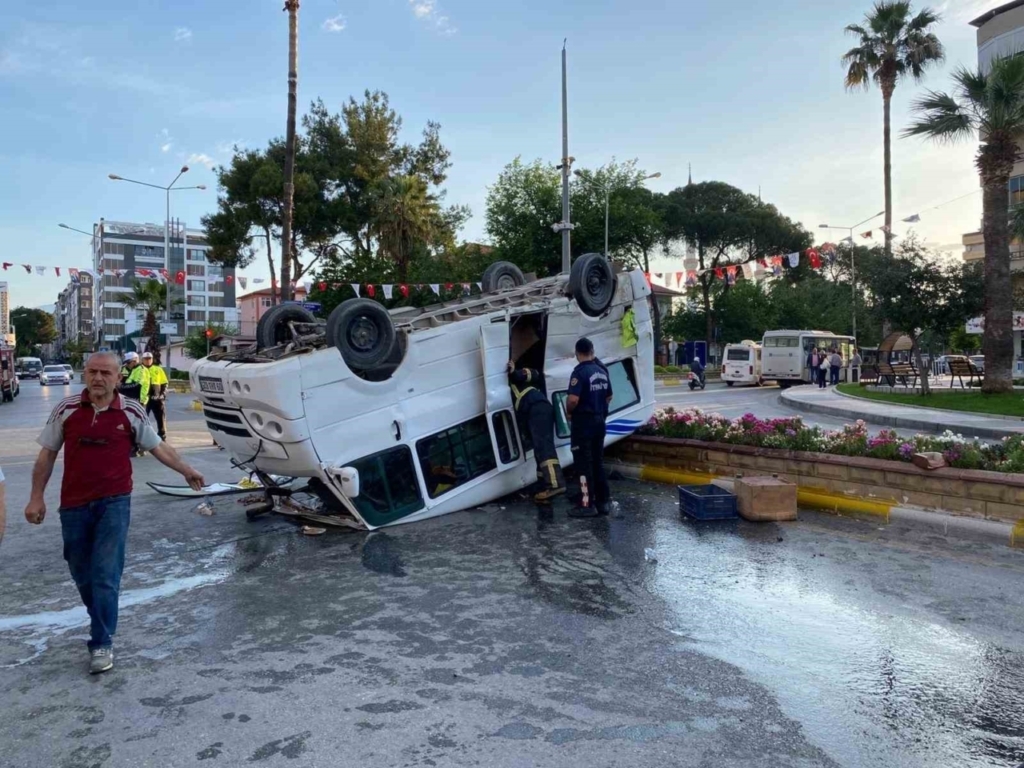 nazillide trafik kazasi 3 yarali 276c643d55b7