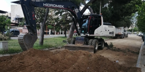 Oda mezar kontrollü bir şekilde kapatıldı, yol çalışmaları tekrar başladı