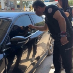 Polis uyandırmak için dakikalarca uğraştı 1 Polis uyandırmak için dakikalarca uğraştı