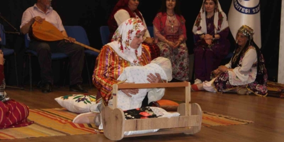 Sessiz çığlığın simgesi ‘Mor Cepken’ gençlerden tam not aldı