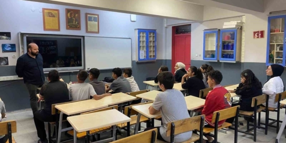 Söke Belediyesi sınavlar öncesi öğrencilerin yanında