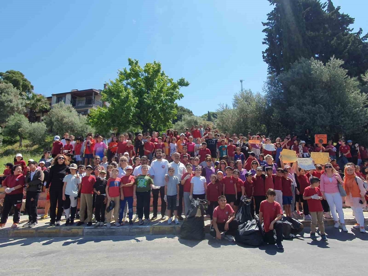 Söke’de “Temiz İlçem, Yeşil Geleceğim” projesiyle temizlik farkındalığı artıyor