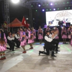 Sultanhisar’da festival, dans şovları ve konser ile başladı 1 Sultanhisar’da festival, dans şovları ve konser ile başladı