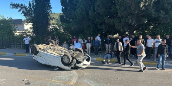 Takla atan otomobildeki 5 kişi yaralandı