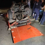 Tofaş otomobil kağıt gibi ezildi: 1 yaralı 8 Tofaş otomobil kağıt gibi ezildi: 1 yaralı