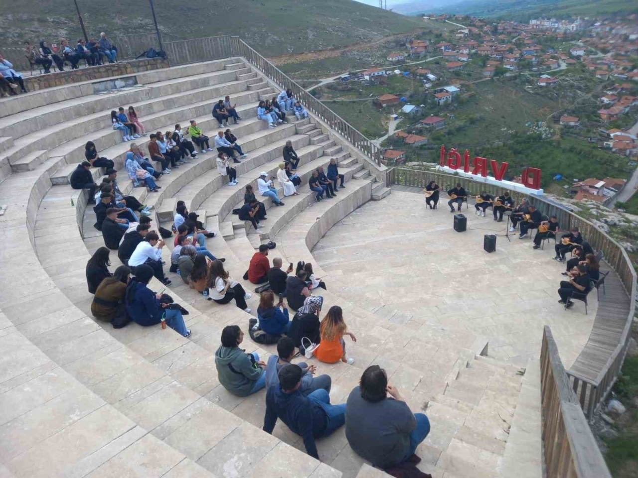 Üç şehir arasında kültür köprüsü kuran “Kültürler Buluşuyor” projesi bu kez Sivas’ta