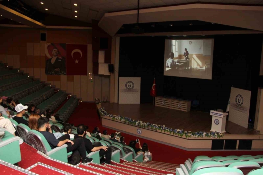 universite ogrencilerinden kisa film etkinligi d66b649e6143