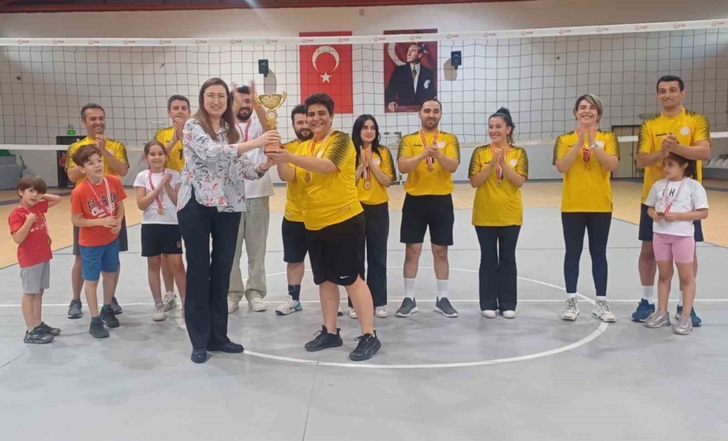 voleybol turnuvasinin sampiyonu belli oldu 5bf68e2186f0
