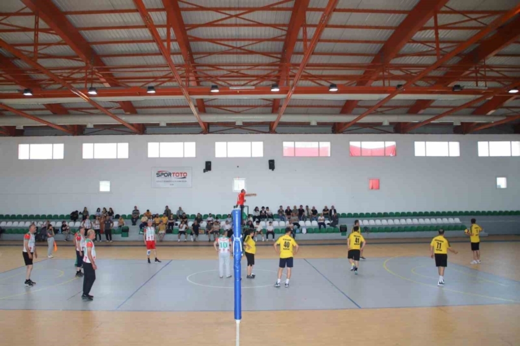 voleybol turnuvasinin sampiyonu belli oldu 9ee1cb39a23a