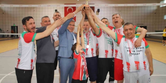 Voleybol turnuvasının şampiyonu belli oldu