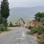 Yenipazar’da yol genişletme çalışmaları sürüyor 2 Yenipazar’da yol genişletme çalışmaları sürüyor