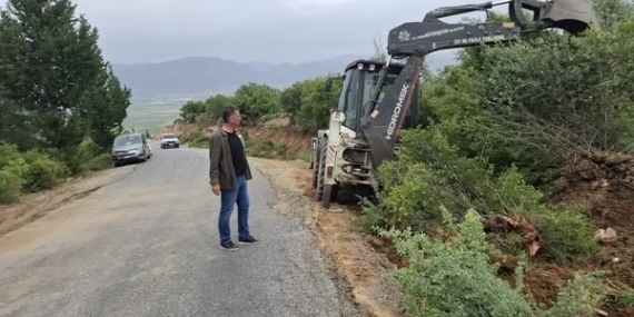 Yenipazar’da yol genişletme çalışmaları sürüyor