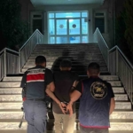 Aranan şahıslar jandarmadan kaçamadı 2 Aranan şahıslar jandarmadan kaçamadı