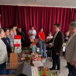 Atık malzemeler, öğrencilerin elinde sanata dönüştü 4 Atık malzemeler, öğrencilerin elinde sanata dönüştü