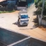 Aydın’da çöp toplama aracından düşen işçi ağır yaralandı 1 Aydın’da çöp toplama aracından düşen işçi ağır yaralandı