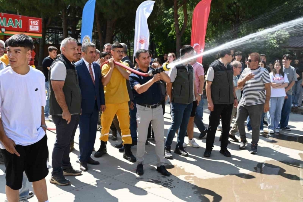 Aydın’da öğrencilere orman yangını eğitimi verildi 6 aydinda ogrencilere orman yangini egitimi verildi a7cd236a2f6f