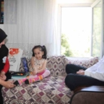 Başkan Arıcı minik Efsa’ya akülü tekerlekli sandalye hediye etti 7 Başkan Arıcı minik Efsa’ya akülü tekerlekli sandalye hediye etti