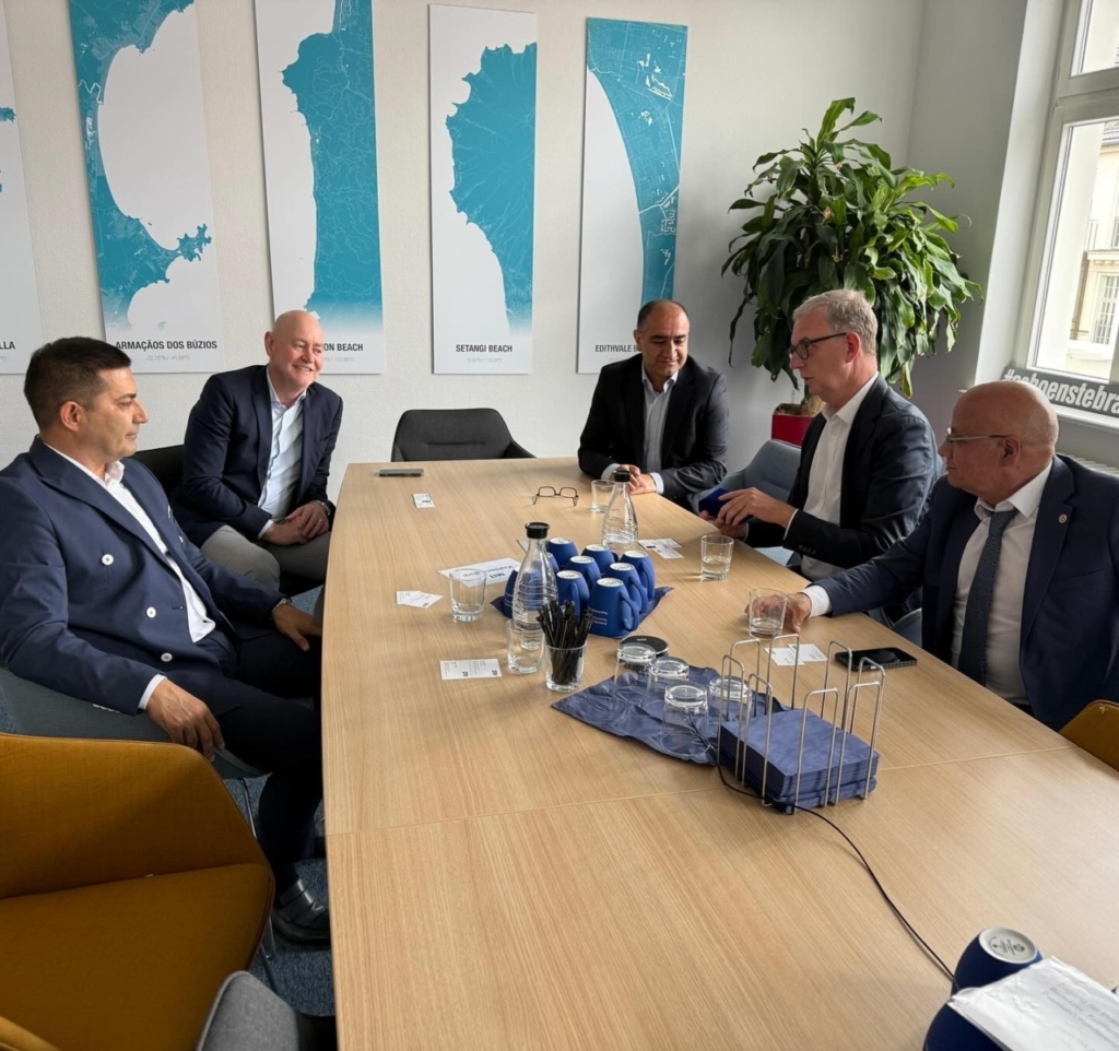 baskan gunel berlinde turizmcilerle bir araya geldi ebe907ff320e