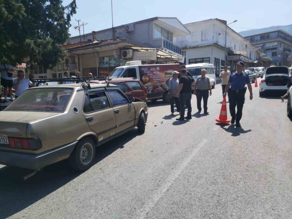 bozdoganda zincirleme trafik kazasi 2 yarali 6a43fb90ac3d