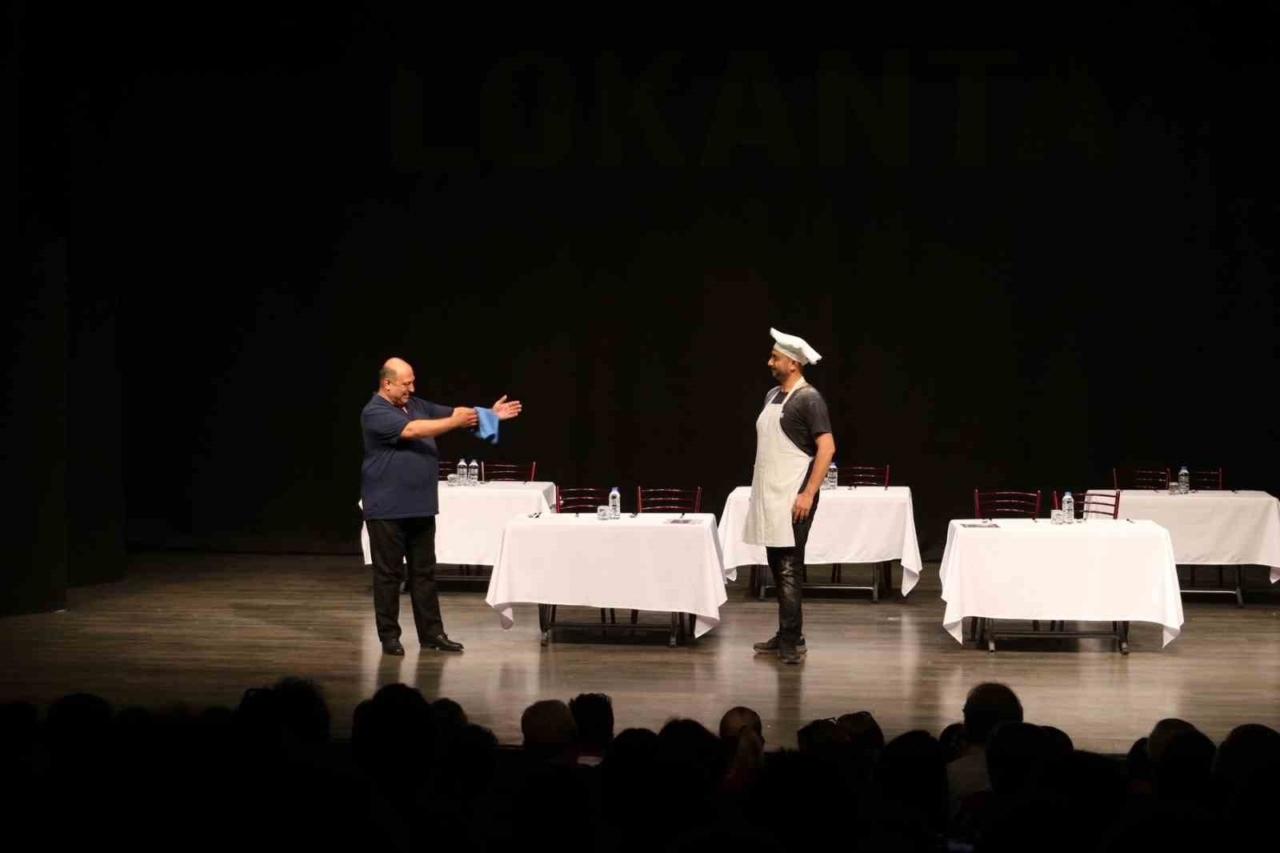 Büyükşehir’in ‘Lokanta’ tiyatrosu büyük beğeni topladı