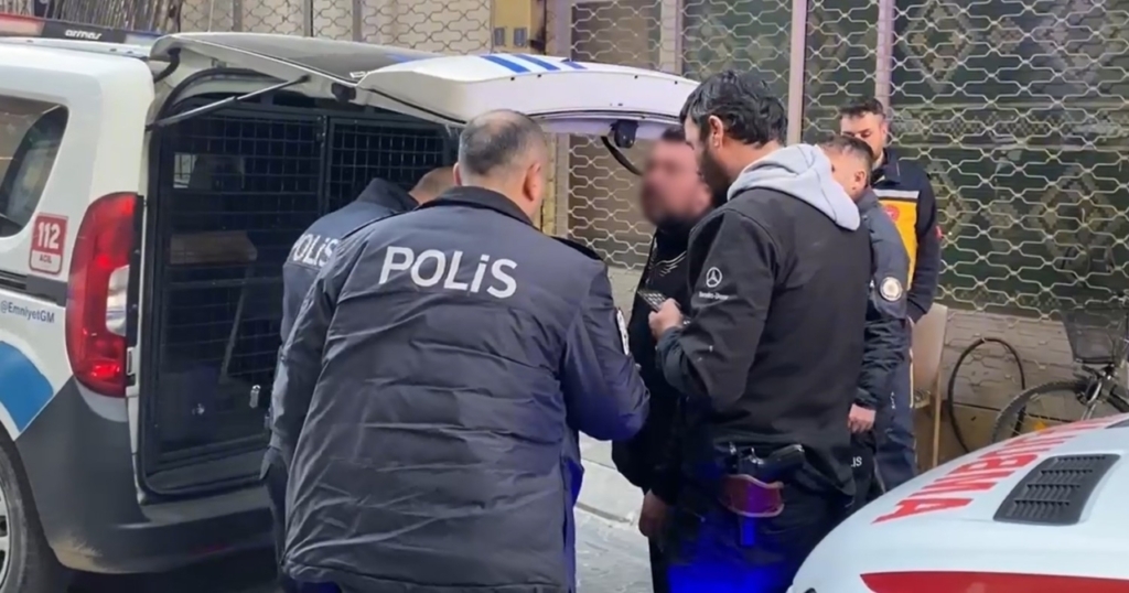 cinayetin ardindan evden elleri cebinde cikartilan zanliya muebbet hapis cezasi verildi 0695927850c3