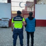 Düzensiz göçmenlerin arasına gizlenen şahıs suç makinesi çıktı 1 Düzensiz göçmenlerin arasına gizlenen şahıs suç makinesi çıktı